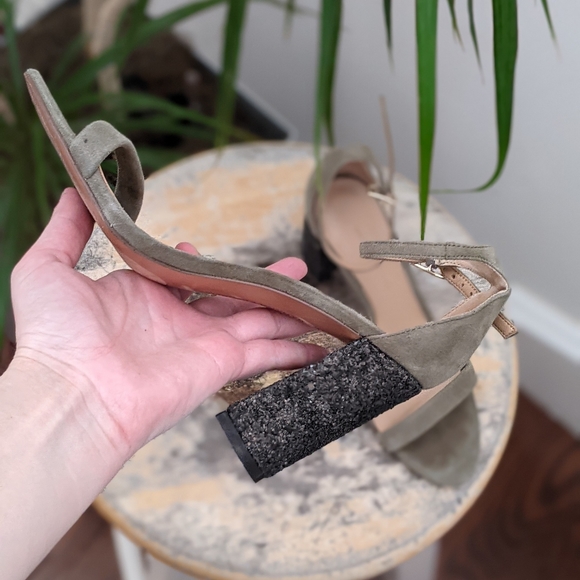 COPY - Banana Republic Green Heels - Picture 7 of 8